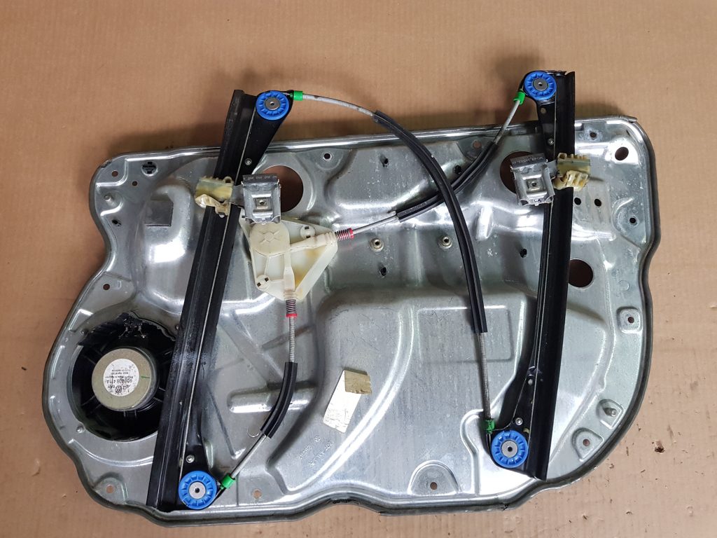 Stikla pacelšanas mehānisma panele priekš VW POLO 2005