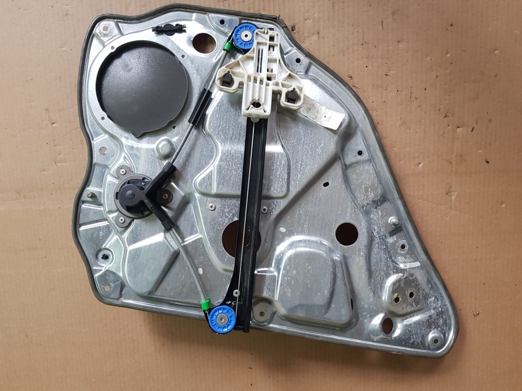 Stikla pacelšanas mehānisma panele priekš VW POLO 2005