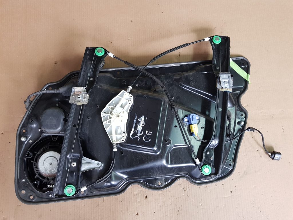 Stikla pacelšanas mehānisma panele priekš VW PASSAT B6 2008 ANGL.