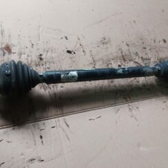 Pusass priekšēja labā priekš VW PASSAT 2007 UNIVERSAL SILVER