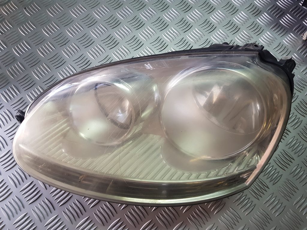 Priekšējais kreisais lukturis priekš VW GOLF 5 2006 1 Priekšējais kreisais lukturis priekš VW GOLF 5 2006