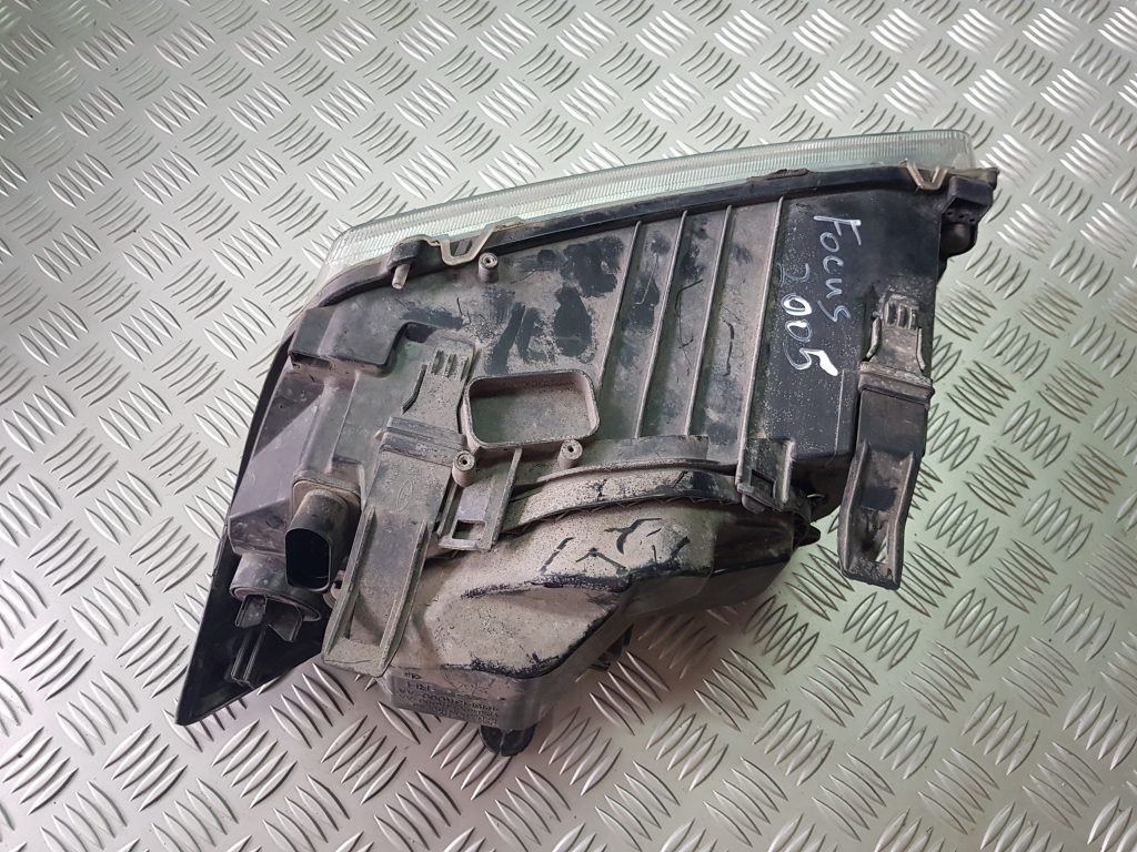 Priekšējais labais lukturis priekš FORD FOCUS 2006 3 Priekšējais labais lukturis priekš FORD FOCUS 2006