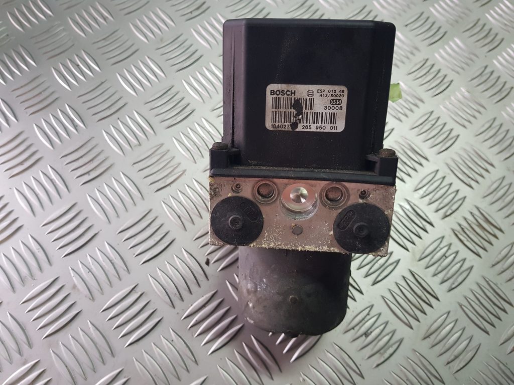 ABS bloks priekš AUDI A4 2001 1 ABS bloks priekš AUDI A4 2001