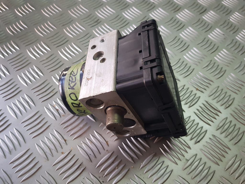 ABS bloks priekš JEEP GRAND CHEROKEE 2004 1 ABS bloks priekš JEEP GRAND CHEROKEE 2004