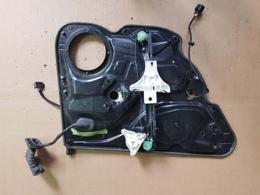 Stikla pacelšanas mehānisma panele priekš VW PASSAT B6 2008 ANGL.