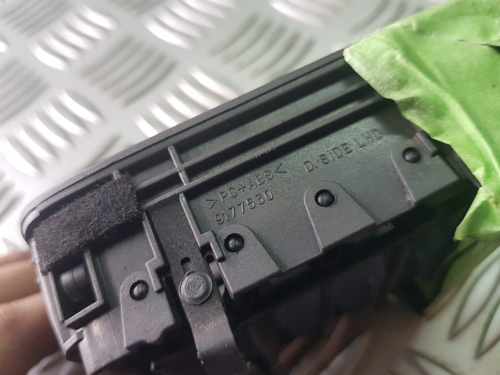 Mērinstrumentu paneļa gaisa vads, pa kreisi priekš VOLVO V70 1997 2 Mērinstrumentu paneļa gaisa vads, pa kreisi priekš VOLVO V70 1997