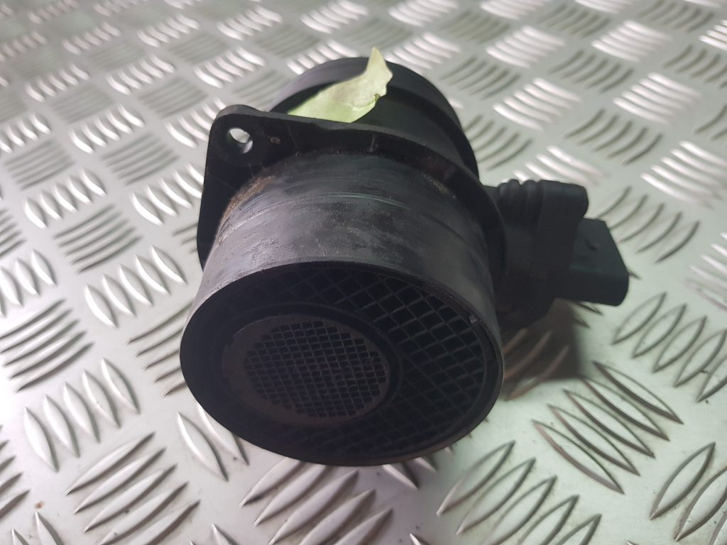 Gaisa plūsmas mērītājs priekš AUDI A6 AVANT 2003 2 Gaisa plūsmas mērītājs priekš AUDI A6 AVANT 2003