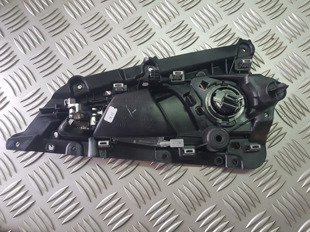 Salona durvju rokturis, aizmugures kreisais priekš AUDI A7 2011 SPORTBACK