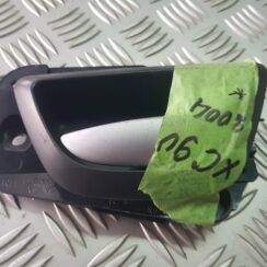 Salona durvju rokturis, aizmugures labais priekš VOLVO XC90 2004