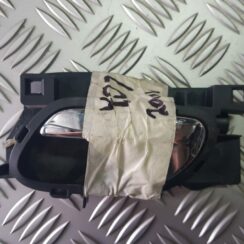 Salona durvju rokturis, priekšējais kreisais priekš PEUGEOT 407 2005