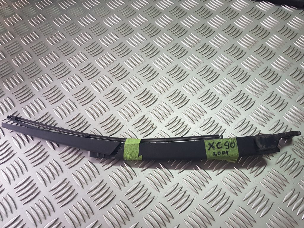 Aizmugurējā loga tīrītāja slotiņa priekš VOLVO XC90 2004 1 Aizmugurējā loga tīrītāja slotiņa priekš VOLVO XC90 2004