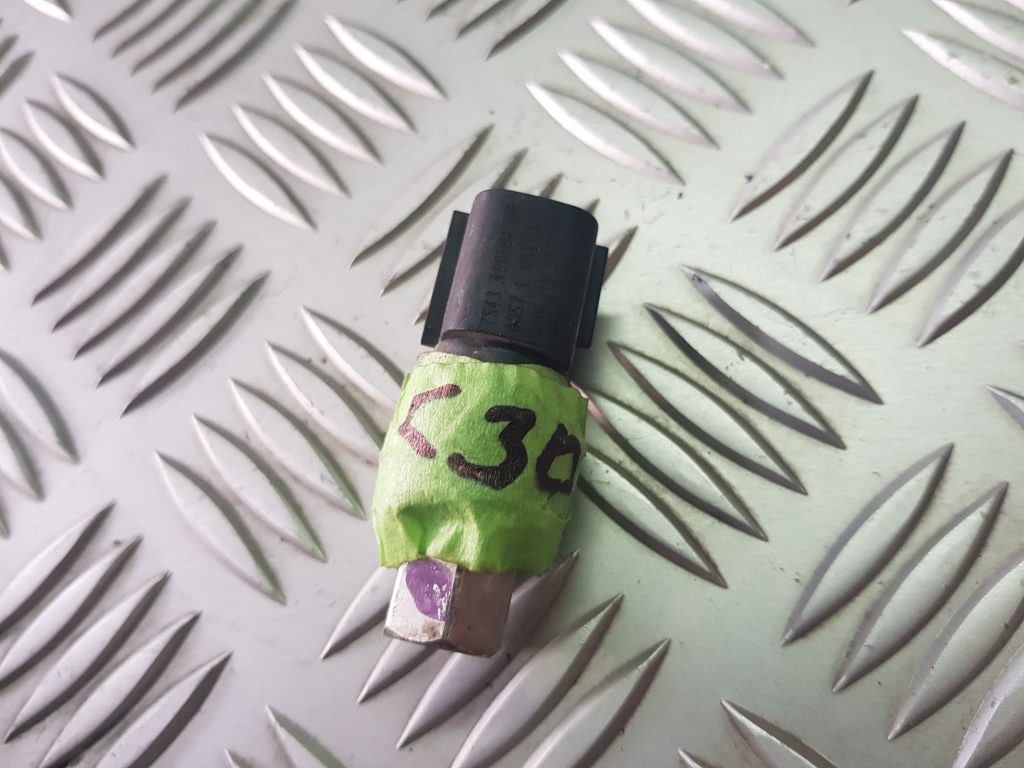 Gaisa kondicioniera spiediena dēvējs priekš VOLVO C30 2008 BLACK 1 Gaisa kondicioniera spiediena dēvējs priekš VOLVO C30 2008 BLACK