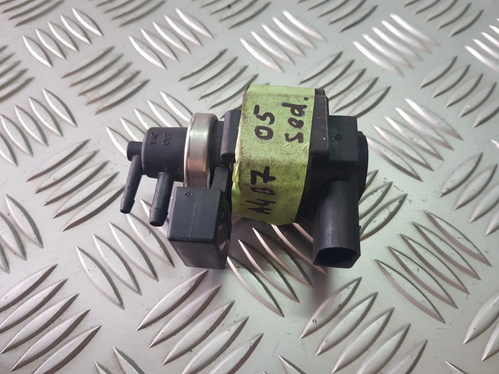 Solenoīda vakuuma vārsts priekš AUDI A4 2005 1 Solenoīda vakuuma vārsts priekš AUDI A4 2005