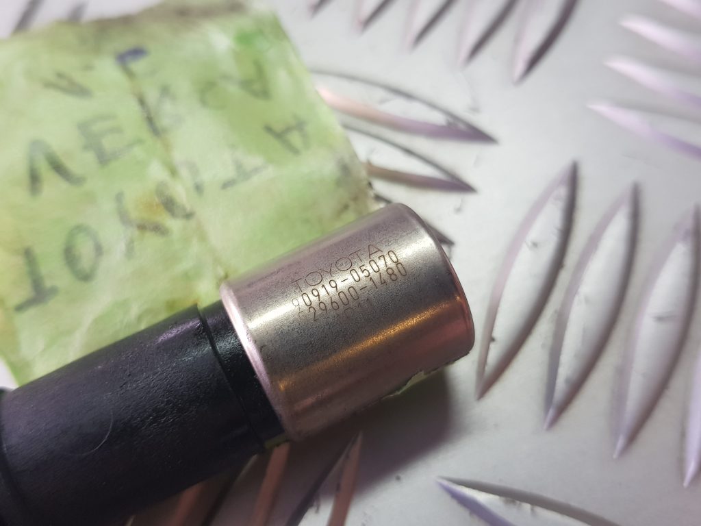 Kloķvārpstas devējs priekš TOYOTA VERSO 2012 2 Kloķvārpstas devējs priekš TOYOTA VERSO 2012