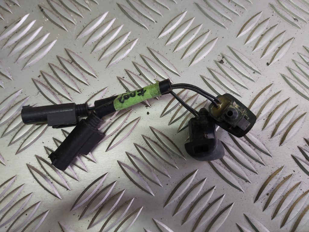 Vējstikla mazgāšanas šķidruma sprausla priekš BMW 525D E61 2007 TOURING BLACK 3 Vējstikla mazgāšanas šķidruma sprausla priekš BMW 525D E61 2007 TOURING BLACK