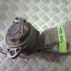 Dzinēja kronšteins priekš MERCEDES BENZ E250 W212 2014