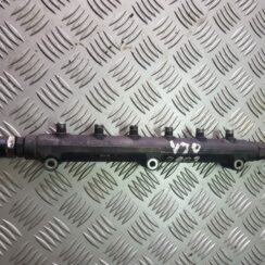 Degvielas sadales caurule priekš VOLVO V70 2002 SILVER