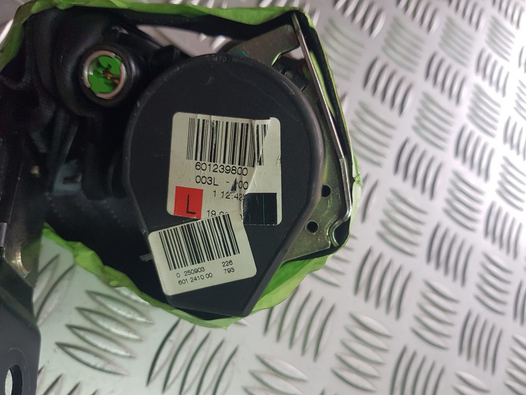 Aizmugurējā kreisa drošības josta priekš VOLVO XC90 2004