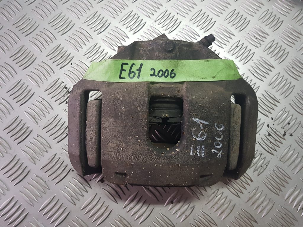 Priekšējais labais suports priekš BMW 530D E61 2006 TOURING TITANSILVER 1 Priekšējais labais suports priekš BMW 530D E61 2006 TOURING TITANSILVER