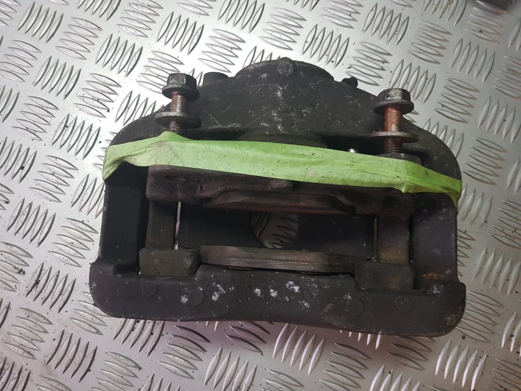 Priekšējais labais suports priekš BMW 530D E61 2006 TOURING TITANSILVER 3 Priekšējais labais suports priekš BMW 530D E61 2006 TOURING TITANSILVER