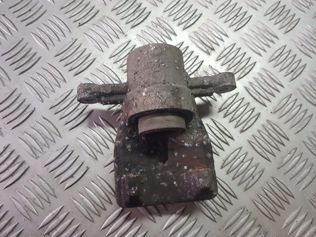 Aizmugurējais labais suports priekš TOYOTA COROLLA VERSO 2008 4 Aizmugurējais labais suports priekš TOYOTA COROLLA VERSO 2008