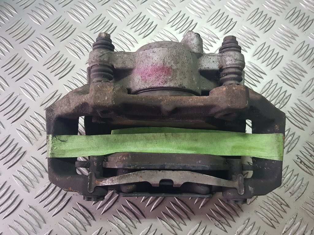 Priekšējais kreisais suports priekš MERCEDES BENZ E250 W212 2014