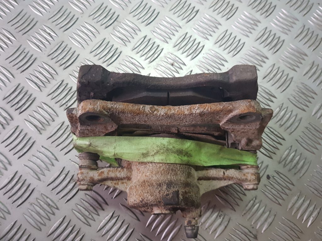 Priekšējais kreisais suports priekš TOYOTA AVENSIS 2008 3 Priekšējais kreisais suports priekš TOYOTA AVENSIS 2008