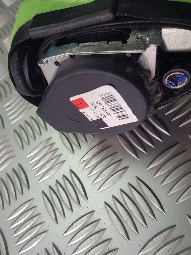 Priekšējā kreisā drošības josta priekš AUDI A4 2005