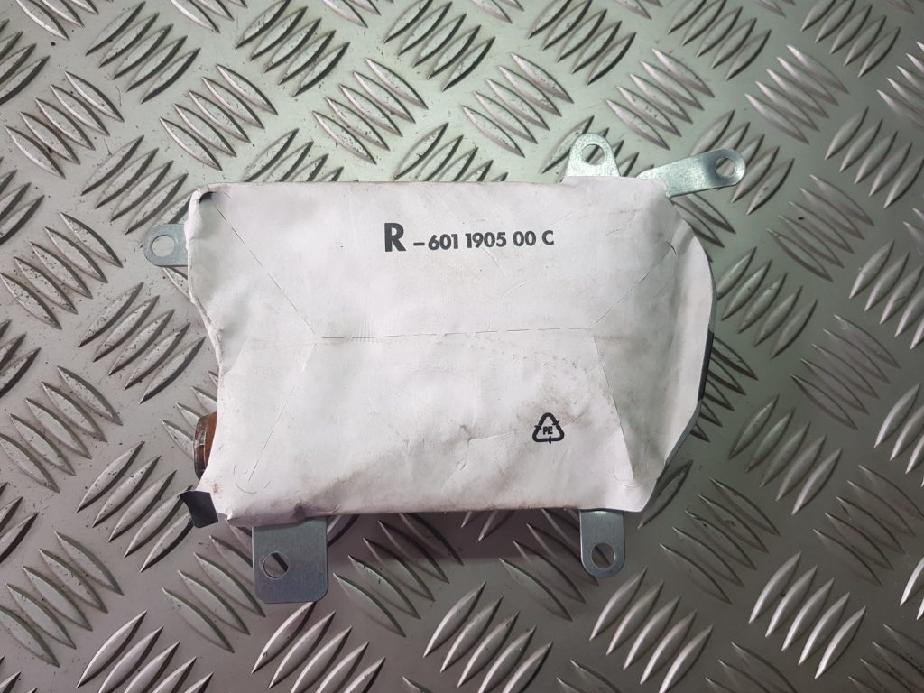 Priekšējo durvju drošības spilvens priekš BMW 525D E61 2007 TOURING BLACK 1 Priekšējo durvju drošības spilvens priekš BMW 525D E61 2007 TOURING BLACK