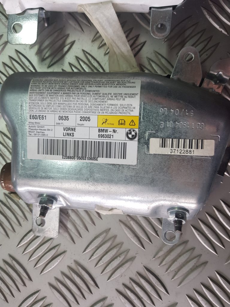 Priekšējo durvju drošības spilvens priekš BMW 525 E60 2006 BLACK 2 Priekšējo durvju drošības spilvens priekš BMW 525 E60 2006 BLACK