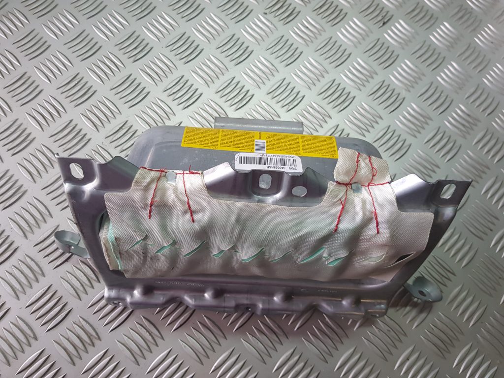 Mērinstrumentu paneļa drošības spilvens priekš FORD FOCUS 2006 1 Mērinstrumentu paneļa drošības spilvens priekš FORD FOCUS 2006