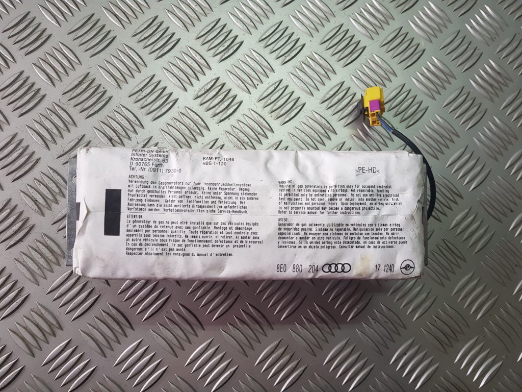 Mērinstrumentu paneļa drošības spilvens priekš AUDI A4 2001 1 Mērinstrumentu paneļa drošības spilvens priekš AUDI A4 2001