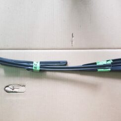 Vējstikla slotu turētāju komplekts priekš VW PASSAT B6 2006 ANGL. UNIVERSAL