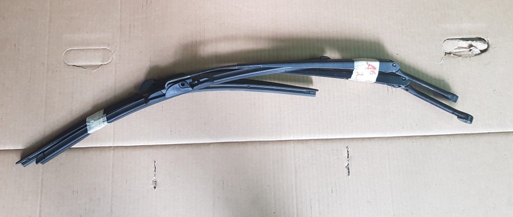 Vējstikla slotiņa priekš AUDI A6 1998 1 Vējstikla slotiņa priekš AUDI A6 1998