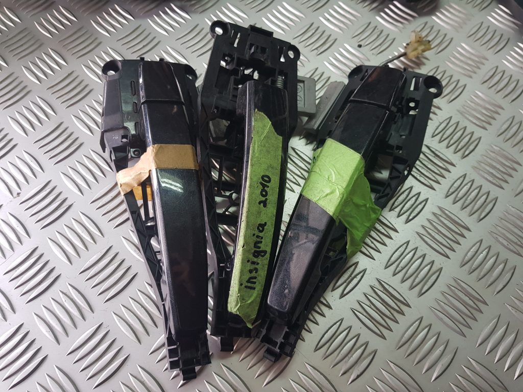 Ārējais durvju rokturis priekš OPEL INSIGNIA SPORTS TOURER 2010 1 Ārējais durvju rokturis priekš OPEL INSIGNIA SPORTS TOURER 2010