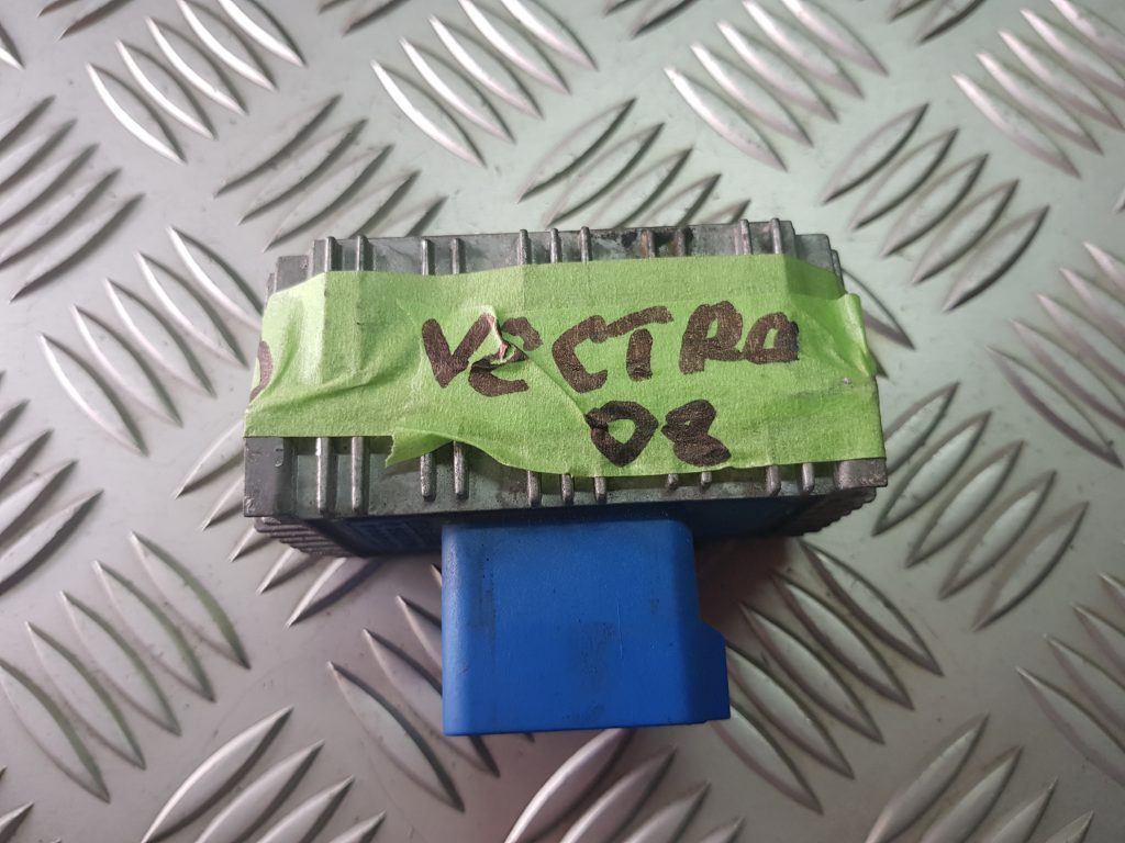 Kvēlsveču releja priekš OPEL VECTRA C 2008 1 Kvēlsveču releja priekš OPEL VECTRA C 2008