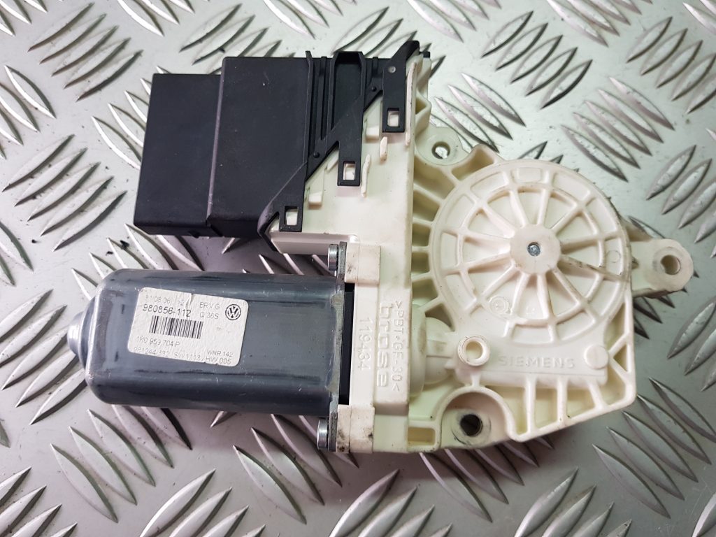 Elektrisko stiklu motors priekš VW PASSAT 2007 UNIVERSAL SILVER 1 Elektrisko stiklu motors priekš VW PASSAT 2007 UNIVERSAL SILVER