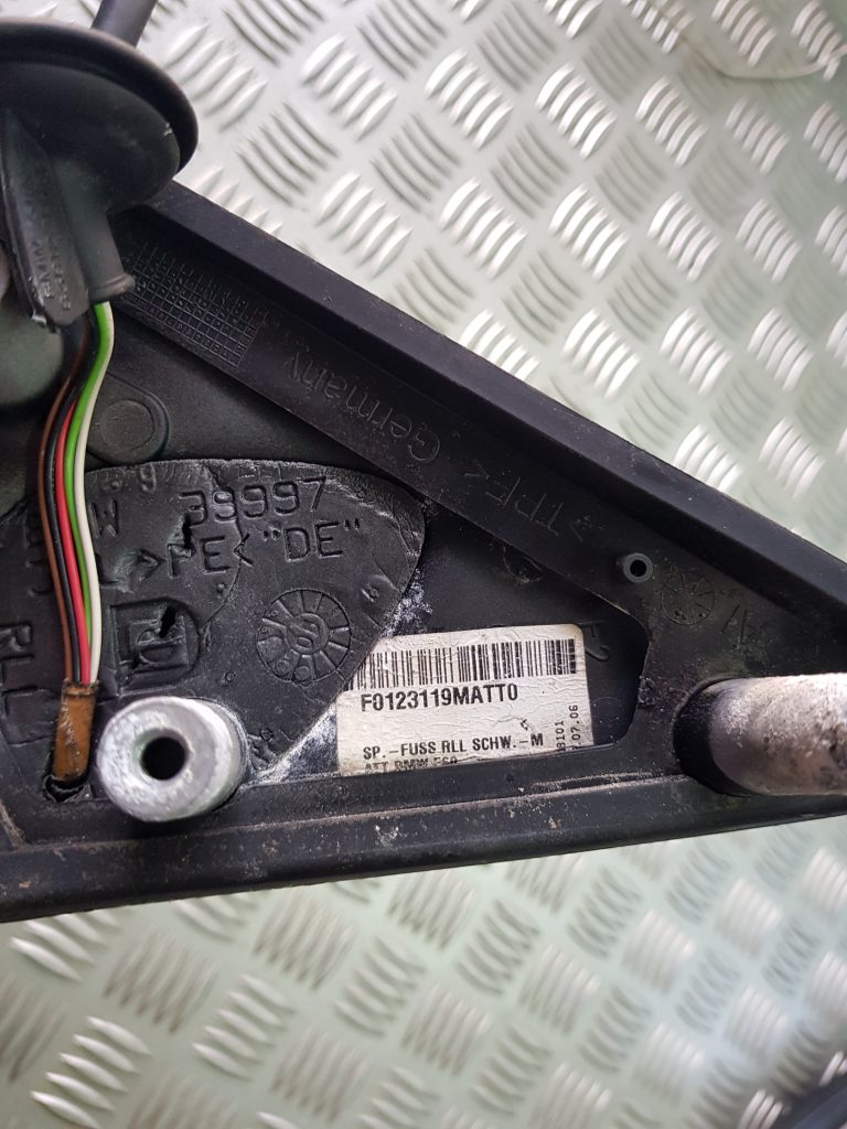 Ārējais spogulis, pa kreisi priekš BMW 520D E60 2006 ENG. 2 Ārējais spogulis, pa kreisi priekš BMW 520D E60 2006 ENG.