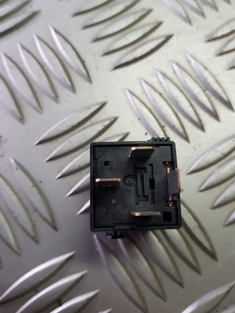 Ventilatora releja priekš MERCEDES BENZ E250 W212 2014 2 Ventilatora releja priekš MERCEDES BENZ E250 W212 2014