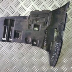 Priekšēja bufera labais kronšteins priekš VOLVO V70 2002 SILVER