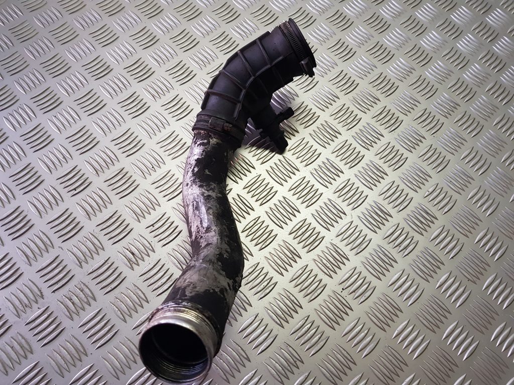 Gaisa filtra korpusa caurule priekš VOLVO XC90 2004