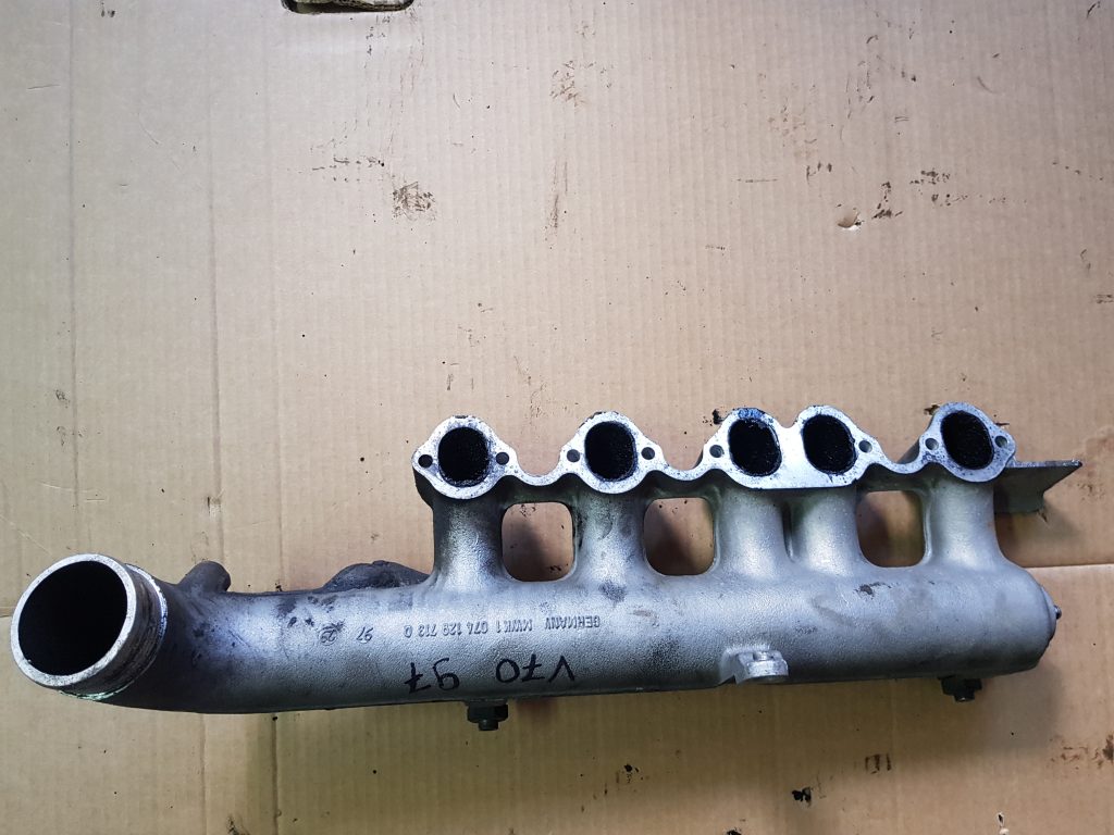 Ieplūdes kolektors priekš VOLVO V70 1997 1 Ieplūdes kolektors priekš VOLVO V70 1997