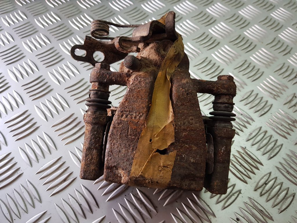 Aizmugurējais kreisais suports priekš FORD GALAXY 2007 2 Aizmugurējais kreisais suports priekš FORD GALAXY 2007