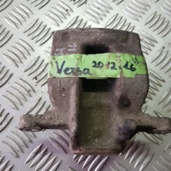 Aizmugurējais kreisais suports priekš TOYOTA VERSO 2012