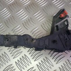 Priekšējā spārna un bufera stiprinājums priekš OPEL ASTRA H STATION WAGON 2009