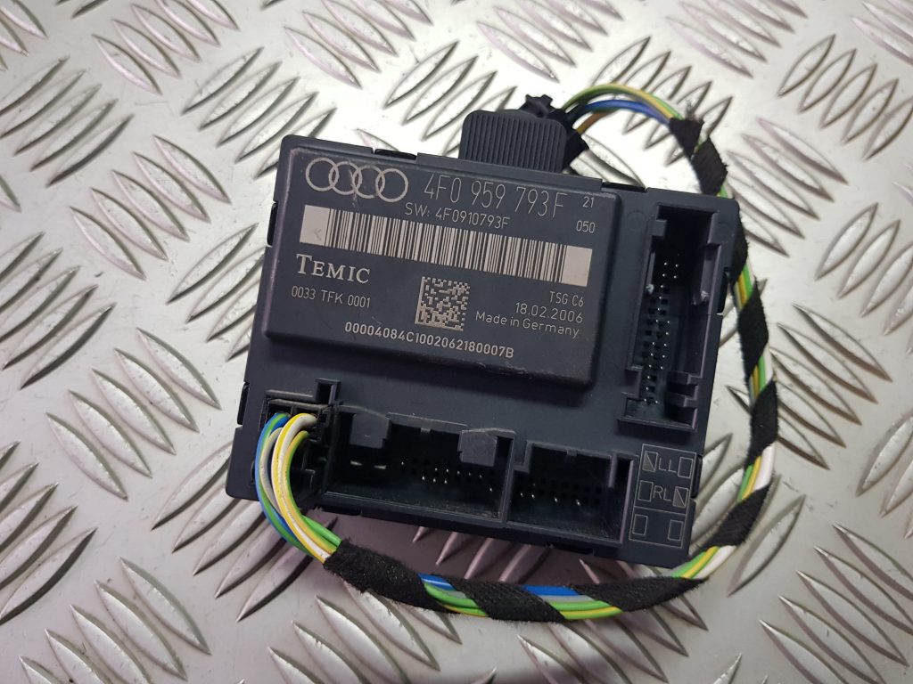 Priekšējo kreiso durvju vadības bloks priekš AUDI A6 AVANT 2003 1 Priekšējo kreiso durvju vadības bloks priekš AUDI A6 AVANT 2003