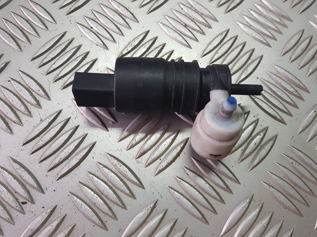 Mazgātāja šķidruma sūknis priekš VW PASSAT B6 2006 ANGL. UNIVERSAL