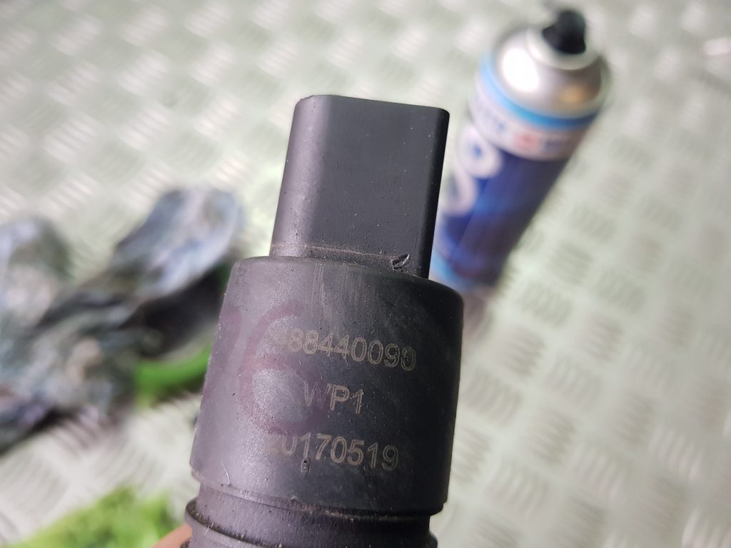 Mazgātāja šķidruma sūknis priekš VW PASSAT B6 2006 ANGL. UNIVERSAL