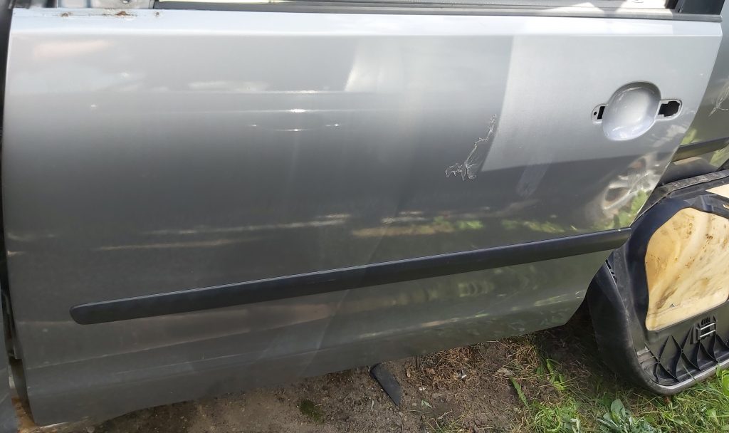 Aizmugurējās kreisās durvis priekš VW POLO 2005