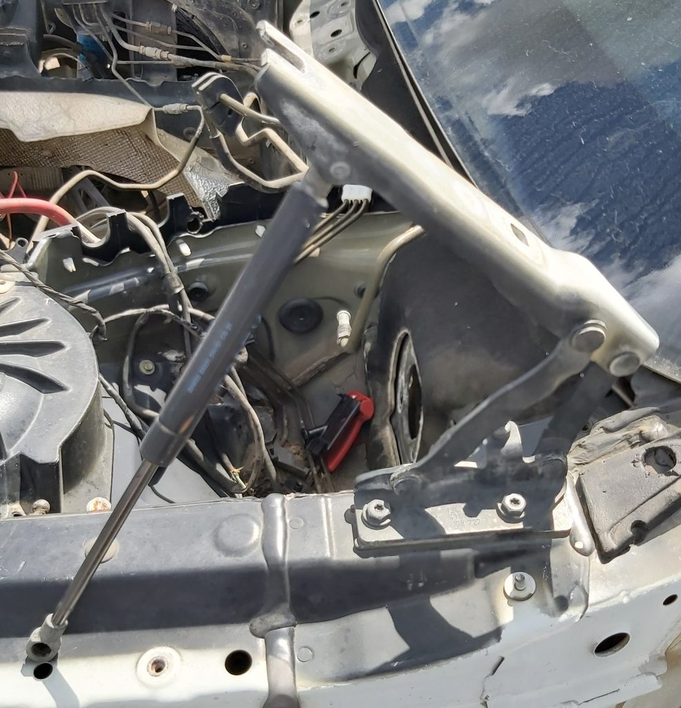 Pārsega amortizators priekš BMW 525 E60 2006 BLACK 2 Pārsega amortizators priekš BMW 525 E60 2006 BLACK